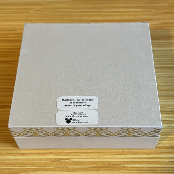 Disney Minnie Mouse Bowtiful Necklace - Picture 4 of 7